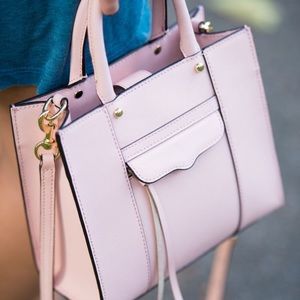 💕💐🌷 Pink Rebecca Minkoff crossbody!!!😍😍😍